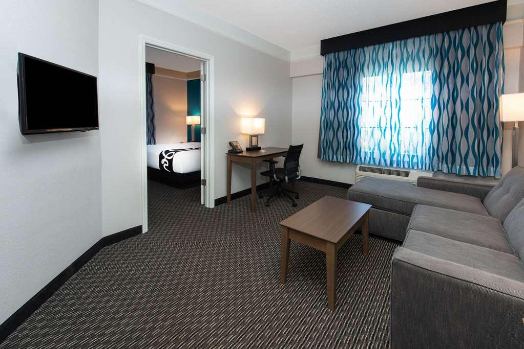 La Quinta By Wyndham Tampa Regency Park Hotel