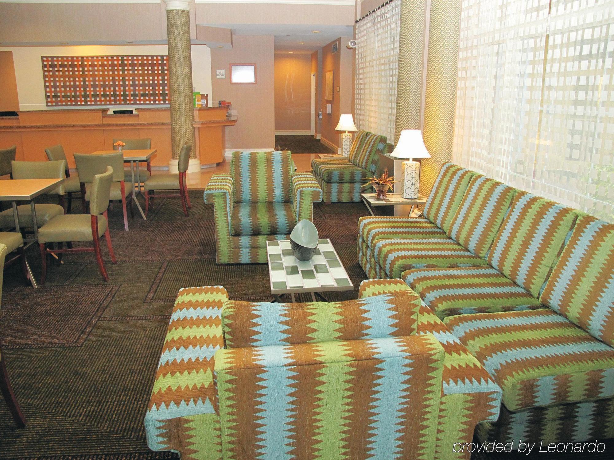 La Quinta By Wyndham Tampa Regency Park Hotel 3*