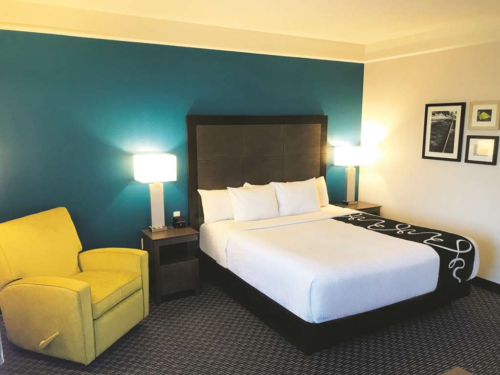 La Quinta By Wyndham Tampa Regency Park Hotel 3*