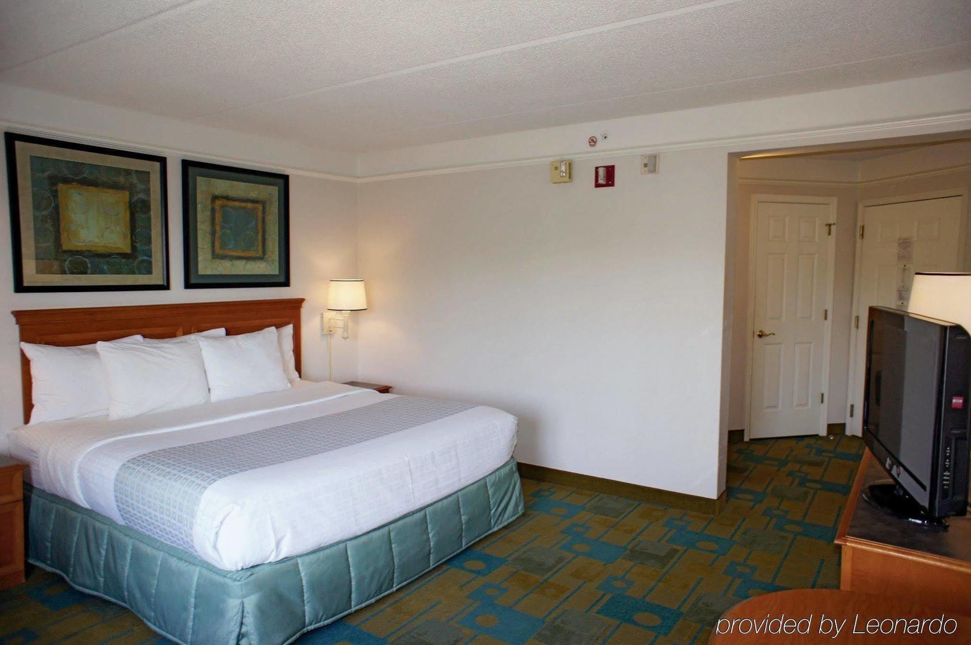 Hotel La Quinta By Wyndham Tampa Regency Park 3*